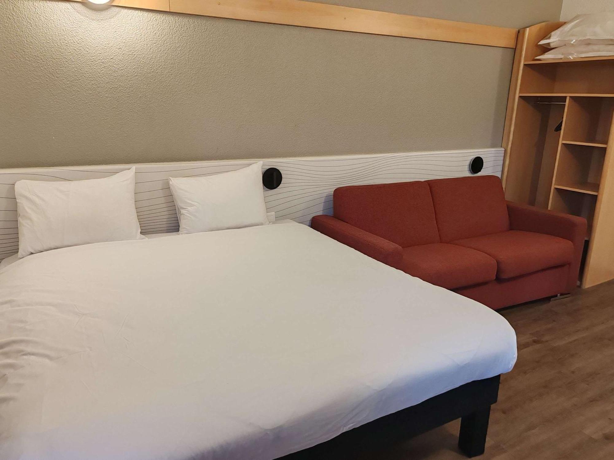 Hotel Ibis Styles Paris Poissy Exterior foto